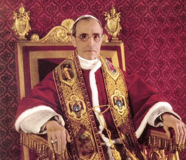 duilio_murai's tweet photo. "Se, portanto, acontecesse que, contra a doutrina constante da Sé Apostólica, alguém fosse obrigado a abraçar contra sua vontade a fé católica, nós, conscientes do nosso dever, não podemos deixar de o reprovar. Mas porque os homens são livres e podem, sob o impulso de más paixões e apetites desordenados, abusar da própria liberdade, então é necessário que o Pai das luzes, pelo Espírito de seu amado Filho, os mova e atraia eficazmente à verdade."

Pio XII, Mystici Corporis Christi