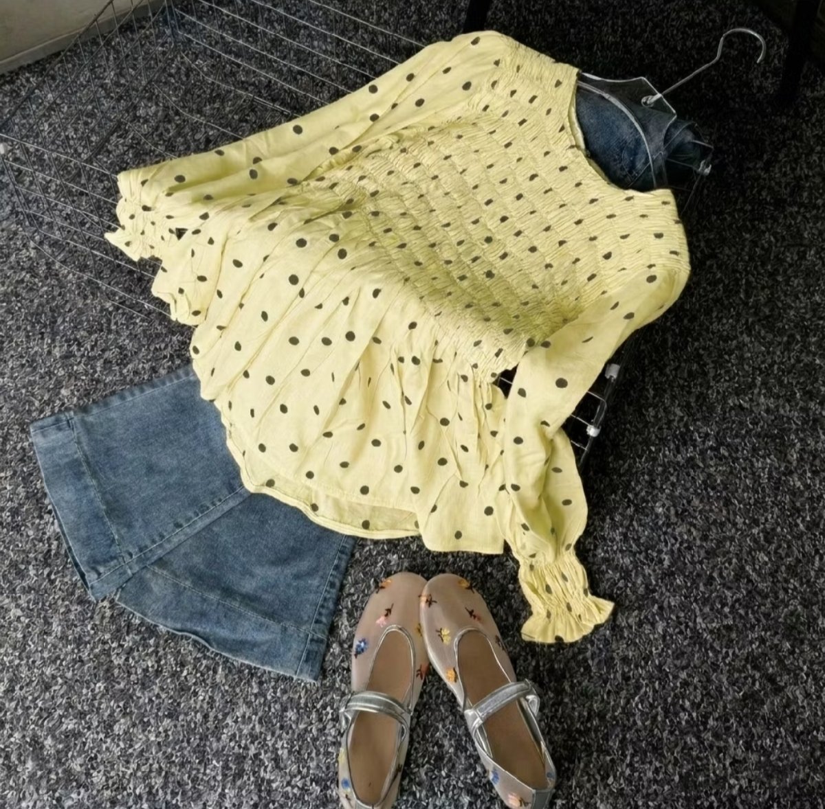 kaaaayld's tweet photo. GUYSS LIAT AKU NEMUIN BLOUSE POLKADOT GEMESSS BNGET‼️😜buruannn cek deh kalo kata aku siapa tau ada yg kalian sukaa😍😍👉👈

🛒 : https://t.co/pkOLLF9dPz https://t.co/gSPnW9FjDG
