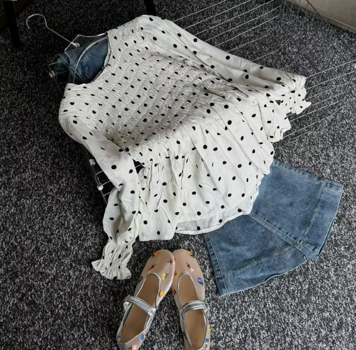 kaaaayld's tweet photo. GUYSS LIAT AKU NEMUIN BLOUSE POLKADOT GEMESSS BNGET‼️😜buruannn cek deh kalo kata aku siapa tau ada yg kalian sukaa😍😍👉👈

🛒 : https://t.co/pkOLLF9dPz https://t.co/gSPnW9FjDG