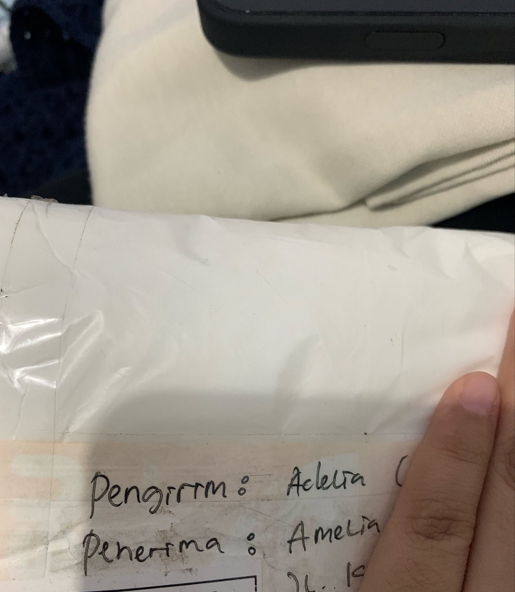 silverstar30804's tweet photo. @sungjintsel Menurut gweh grgr tulisan tangannya kebacanya gitu wakakaka ngakak https://t.co/pCwbhGxmPd