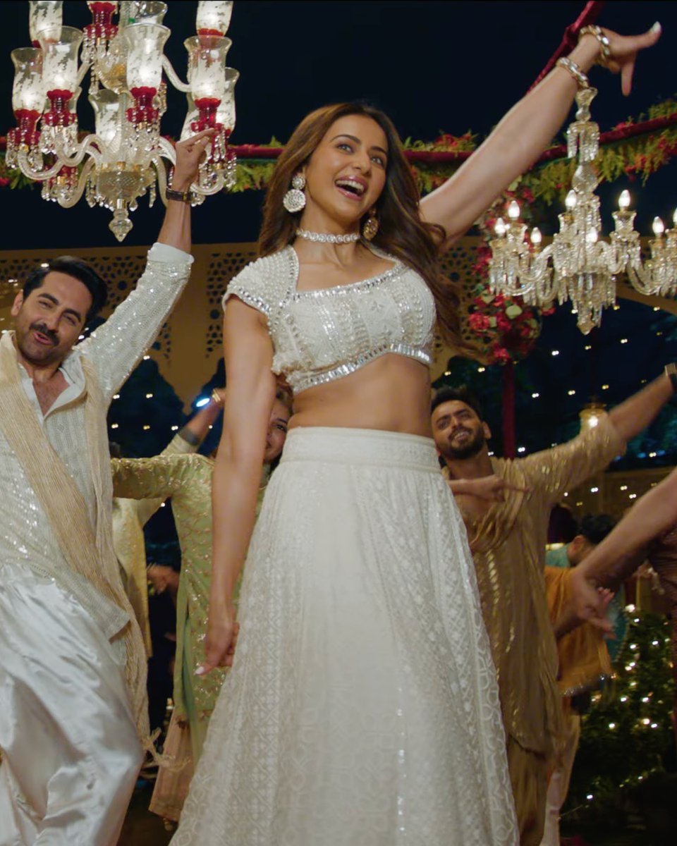 Faridsavera2634's tweet photo. One thing about #RakulPreetSingh is that she's quietly putting together one successful outing after another. #DeDePyaarDe2 won big at the box office, #PatiPatniAurWohDo arriving on OTT after theatres, audiences are discovering and celebrating & #Nilofer winning hearts, https://t.co/hcYxfV9Qut