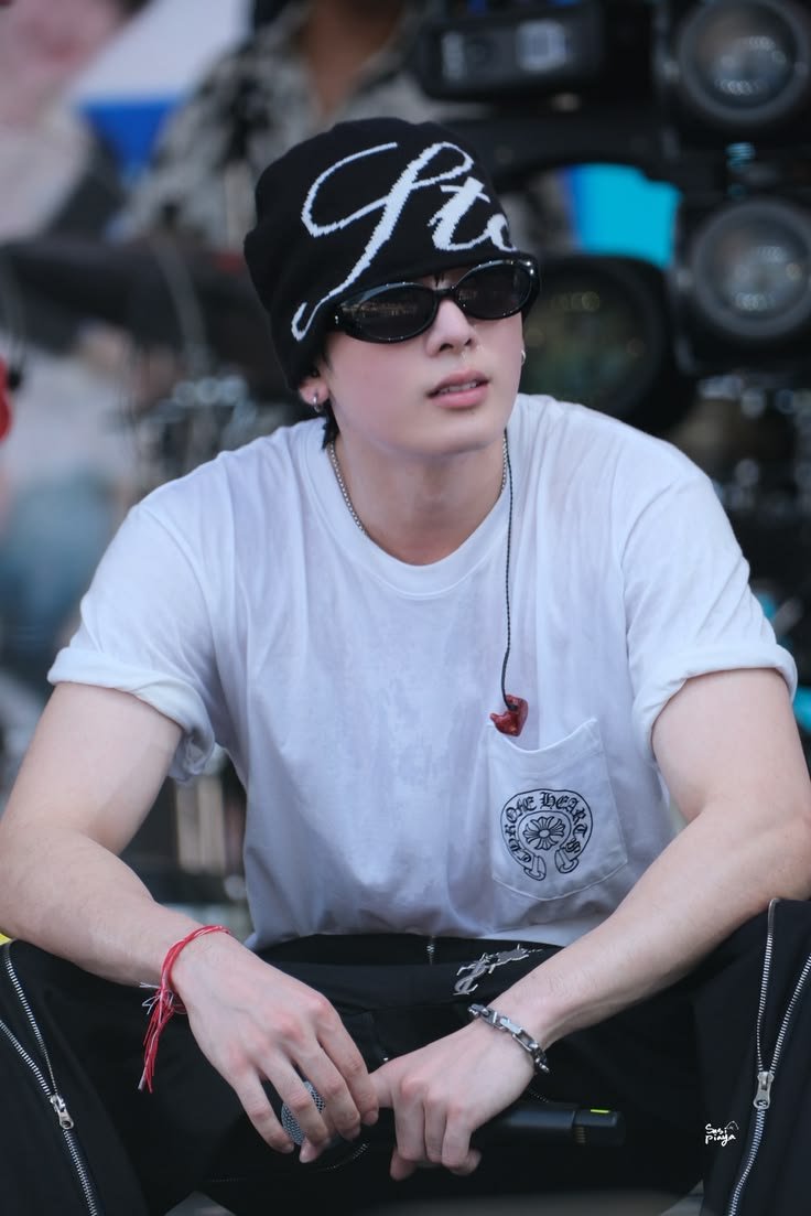 tanaben69's tweet photo. He's wearing Santa beanie huh~ https://t.co/UTQhwYxLhp
