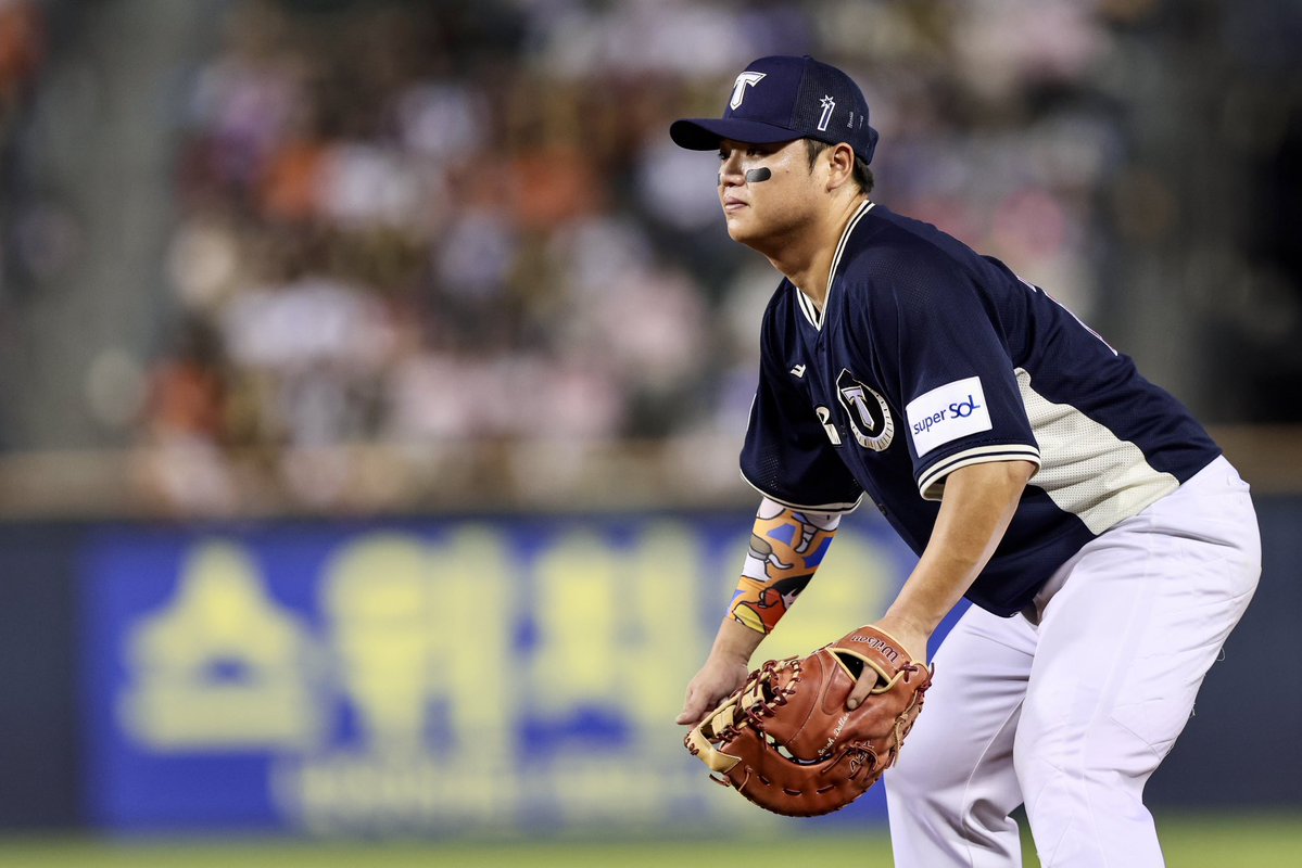 Kiatigers's tweet photo. 붕어빵 딸과 전광판 퍼포먼스 선보인 준수치치

1루수이자 3타수 2안타 1득점 2타점으로 활약했습니다✨ https://t.co/xpZAhtzrwL