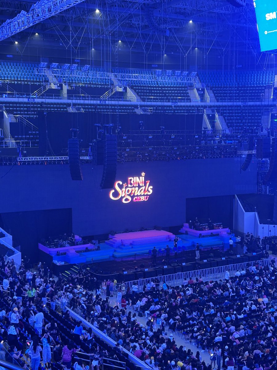 dillevergreen's tweet photo. woahhh BINI 🤩 my salamin salamin heart is sooooo happy 

#bini #BINISignalsWorldTour2026 #BINISignalsCebu https://t.co/wEm0ae9fGK