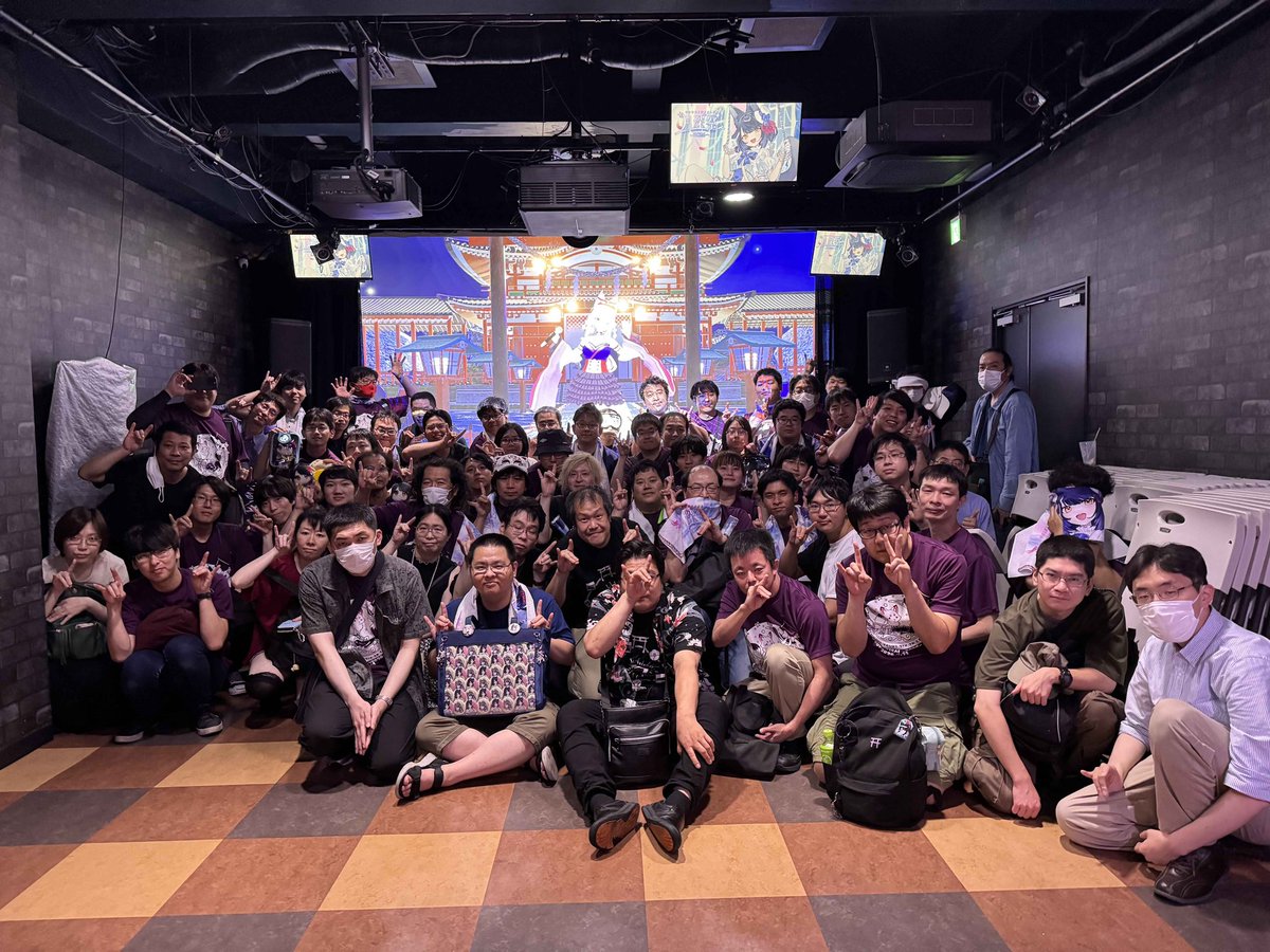 tsukimi_tsuki_'s tweet photo. #月深ツキ3rd月深祭
夜公演後の特典会に残っていてくれた方達（＆写ってOKの方）と一緒に集合写真撮りました✨ https://t.co/BfL6FtTCUn