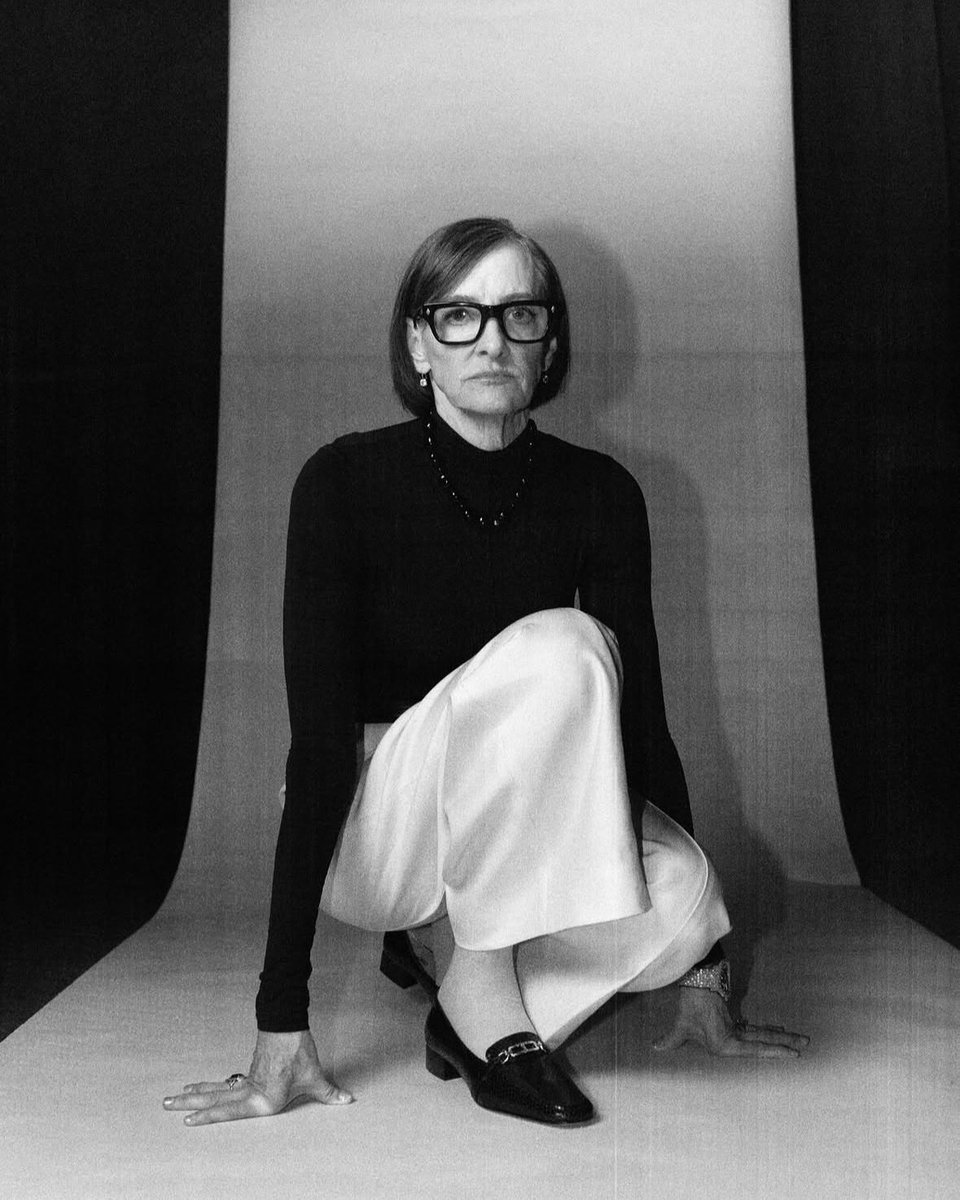 judeviolet17's tweet photo. Literally the most gorgeous woman to exist https://t.co/jxRN66RVcm