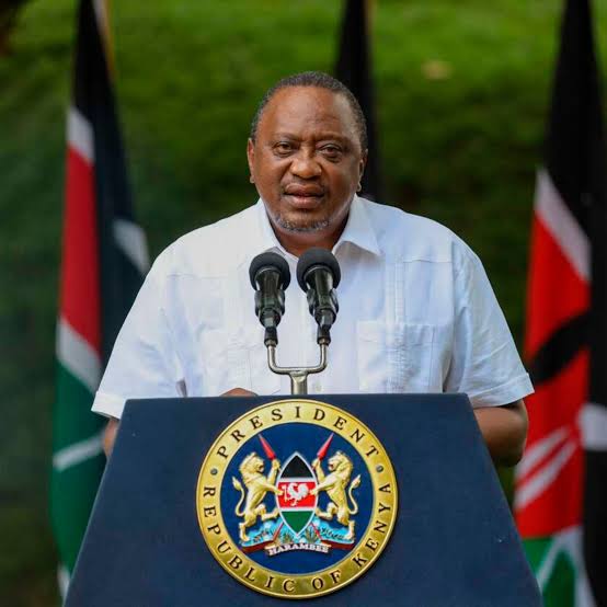 ekiggundu's tweet photo. FORMER PRESIDENTS/PM PAY
What does a retired or an ex-president/prime minister earn on average PER MONTH in these countries? 
SOUTH AFRICA-UGX 80M
USA-UGX 72M
UK-UGX 47M
FRANCE-UGX 26M
KENYA-UGX 31M
TANZANIA-UGX 11.7M
UGANDA-UGX 2.16M

Source: Various retirement benefits laws https://t.co/s83sK5r7cm