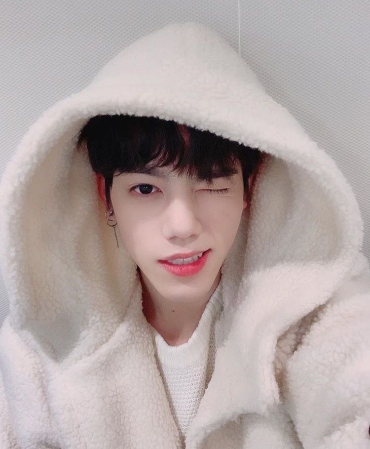 rnrnwpdhkd's tweet photo. 내가 많이 좋아한다고!!!!!!!!!!!!!!!!

#로망_가득한_차훈데이
#HAPPY_HUN_DAY https://t.co/dhxXGkYS8K