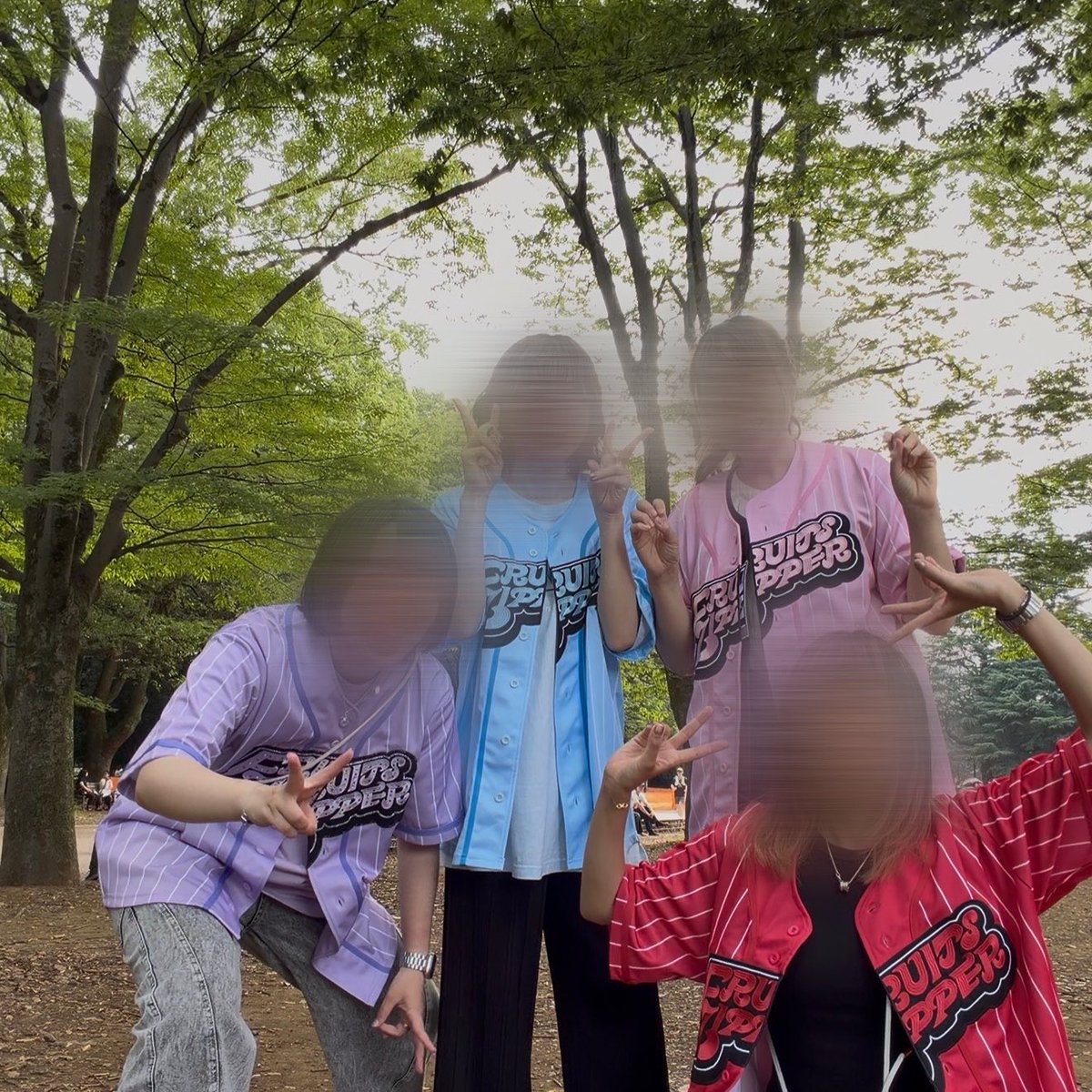 FRUITSZIPPER55's tweet photo. 朝から夜まで過ごしてくれてありがとう！
おかげでちょーーーたのしかった！！
現地で交換してくれた方たちも
本当にありがとうございました🙇‍♀️
今回の仲川さんは無限回収してるので
もし余ってる方いましたら
dm来てくれると助かります🥹💜
 #ふるっぱー #ラボセ #ふるっぱー交換 https://t.co/g1URnkY2nP
