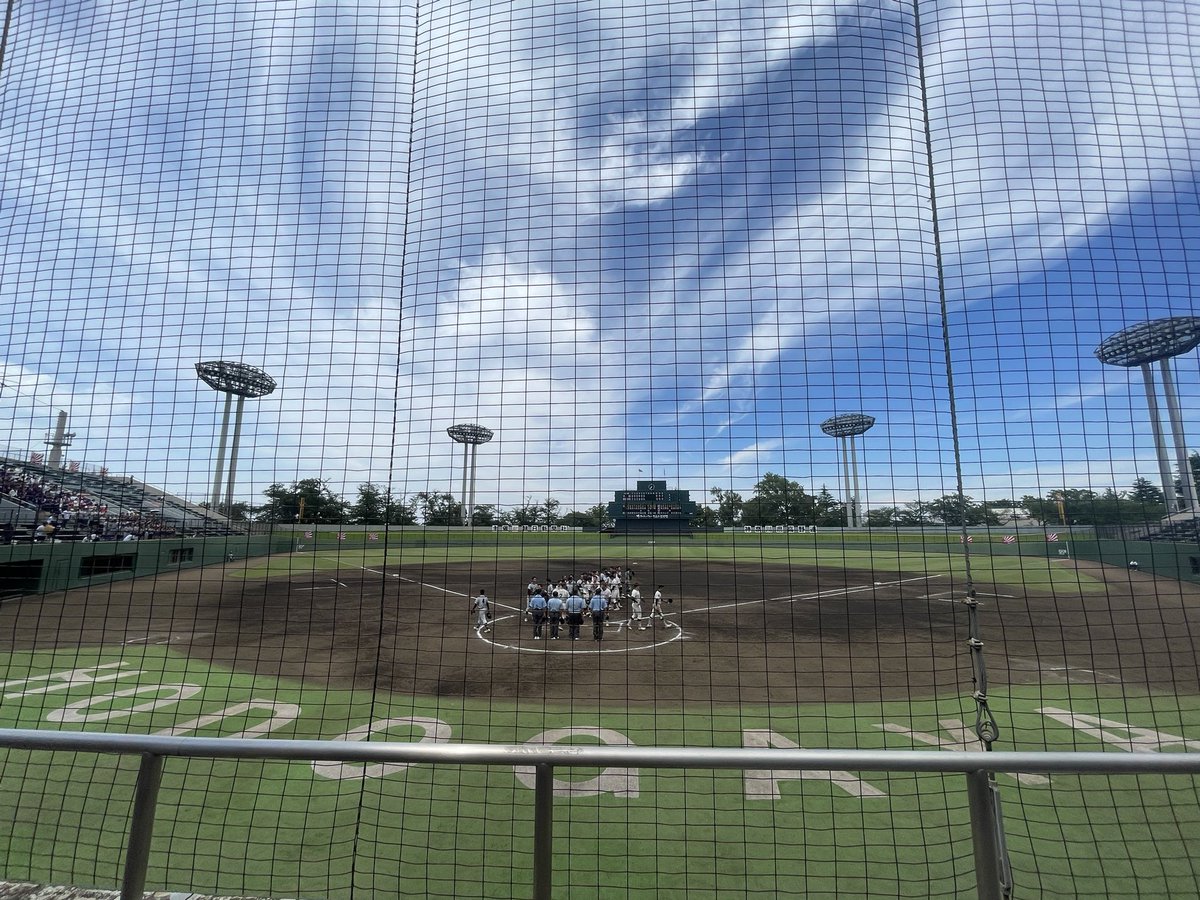 RuiTjobd's tweet photo. #高校野球夏季神奈川県大会 2回戦 #関東学院 vs #大船 ＠保土ヶ谷球場
関東学院が快勝し3回戦進���！平松投手が6回ながら無安打無得点試合を達成！打線も早いカウントから非常に積極的でした！
大船は、攻守で圧倒されたものの、平松投手に106球を投げさせるなど粘りを見せました！応援も華やかでした！ https://t.co/JWboL39Soi