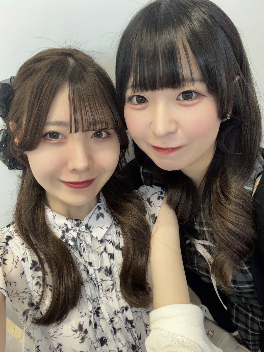 melo_mm4's tweet photo. メイドinしゃんぐりら 関東支部メンバー(仮)
かわいい女摂取できて、幸😻😻 https://t.co/rMUx3qtXgZ