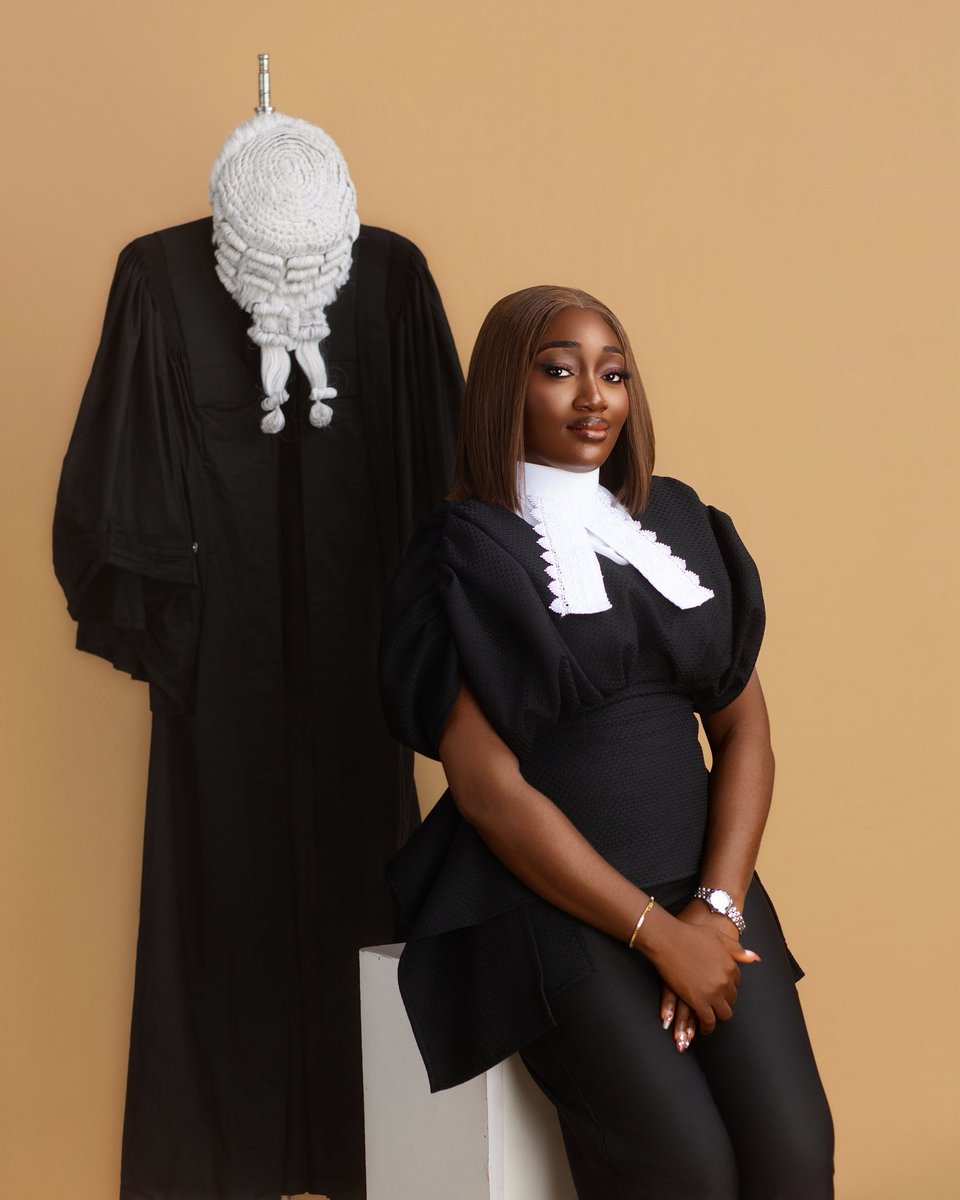 pea_ceyy's tweet photo. Re-Introducing P.G OLADIRAN Esq, LL.B(Hons), B.L, ACiarb(UK)
Barrister and Solicitor of the Supreme Court of Nigeria!

Grace wrote this chapter long before I lived it. Forever grateful to God.🙏🏽

#calltobar  #lawyer https://t.co/KLJw35BoVb