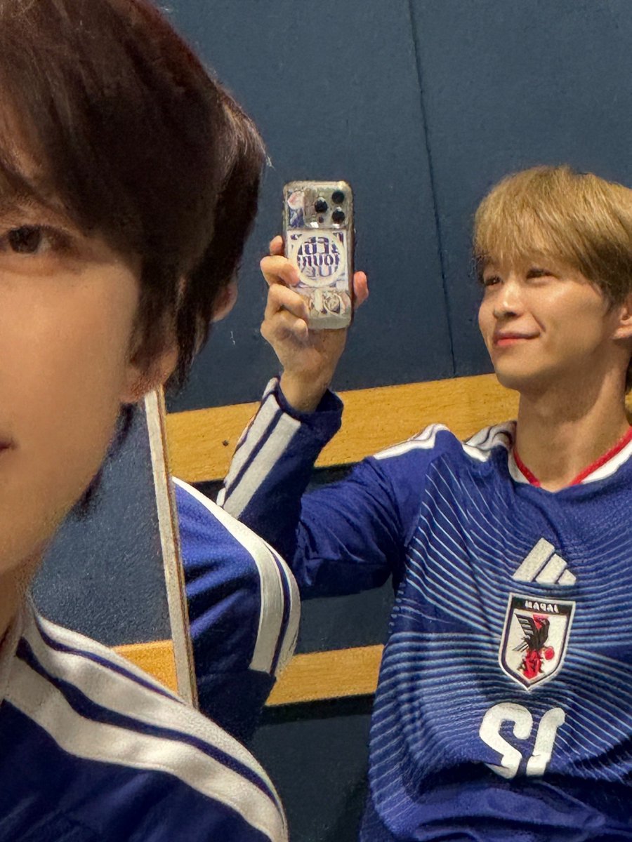 official_jiblue's tweet photo. [#後藤威尊]

サッカーを愛する人の想いが詰まった最高の楽曲“景色”を歌うことができて本当に光栄です😭✨

人生の宝物です！！

m-floの⭐︎Taku Takahashiさん、素敵な楽曲をありがとうございました⚽️

#JI_BLUE https://t.co/zdBE7KIbOl