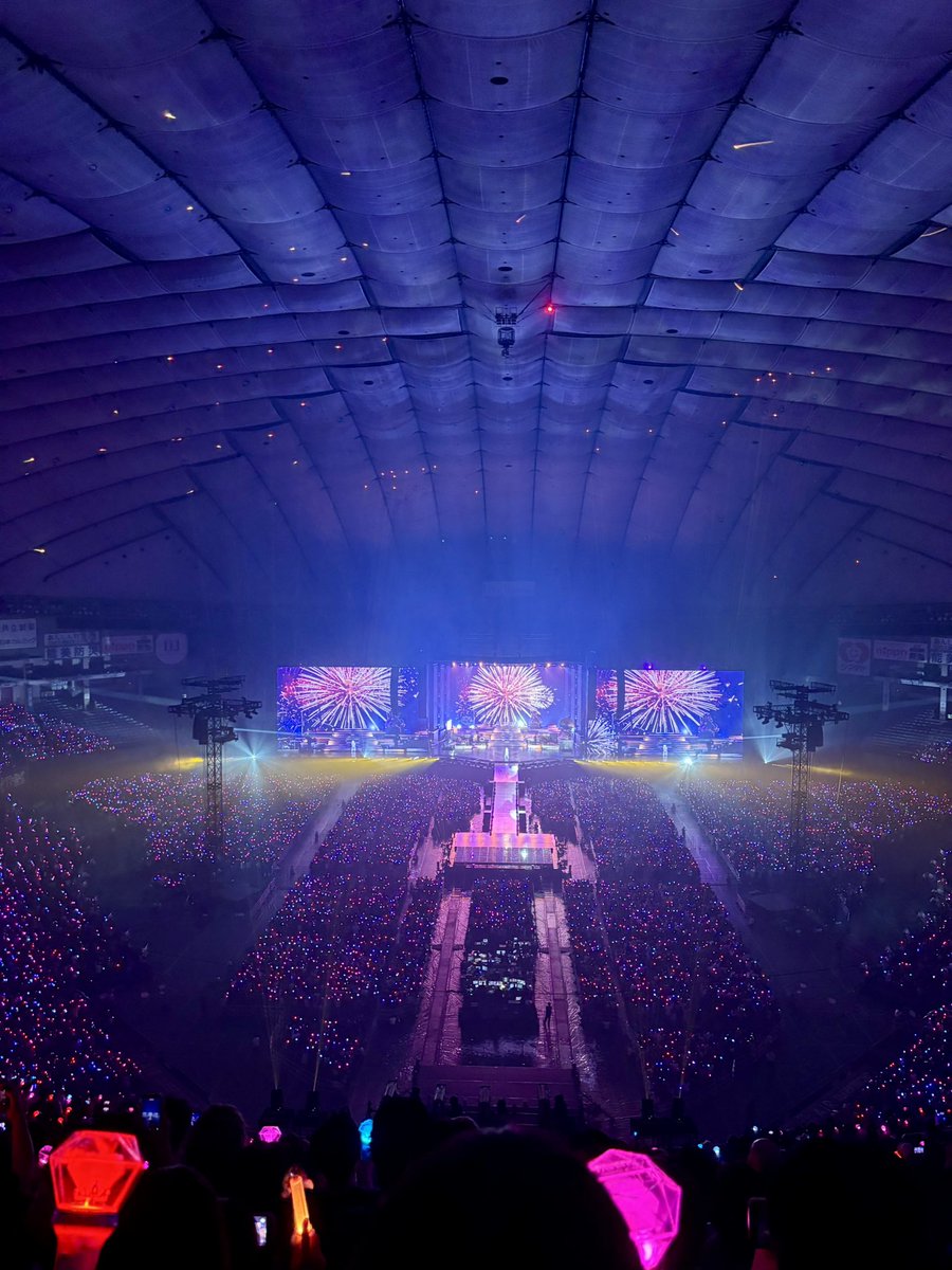 bmsg_n's tweet photo. 初めてのワンマン
最終選考で取れたチケットはまさかのドセンで会場全体がすっごく綺麗に見えました😭✨
そしてフェスで見るよりずっと、1人の女の子だった
ずっと戦ってきてくれてありがとう🥺

#AODFINAL https://t.co/oYGMBNadNa