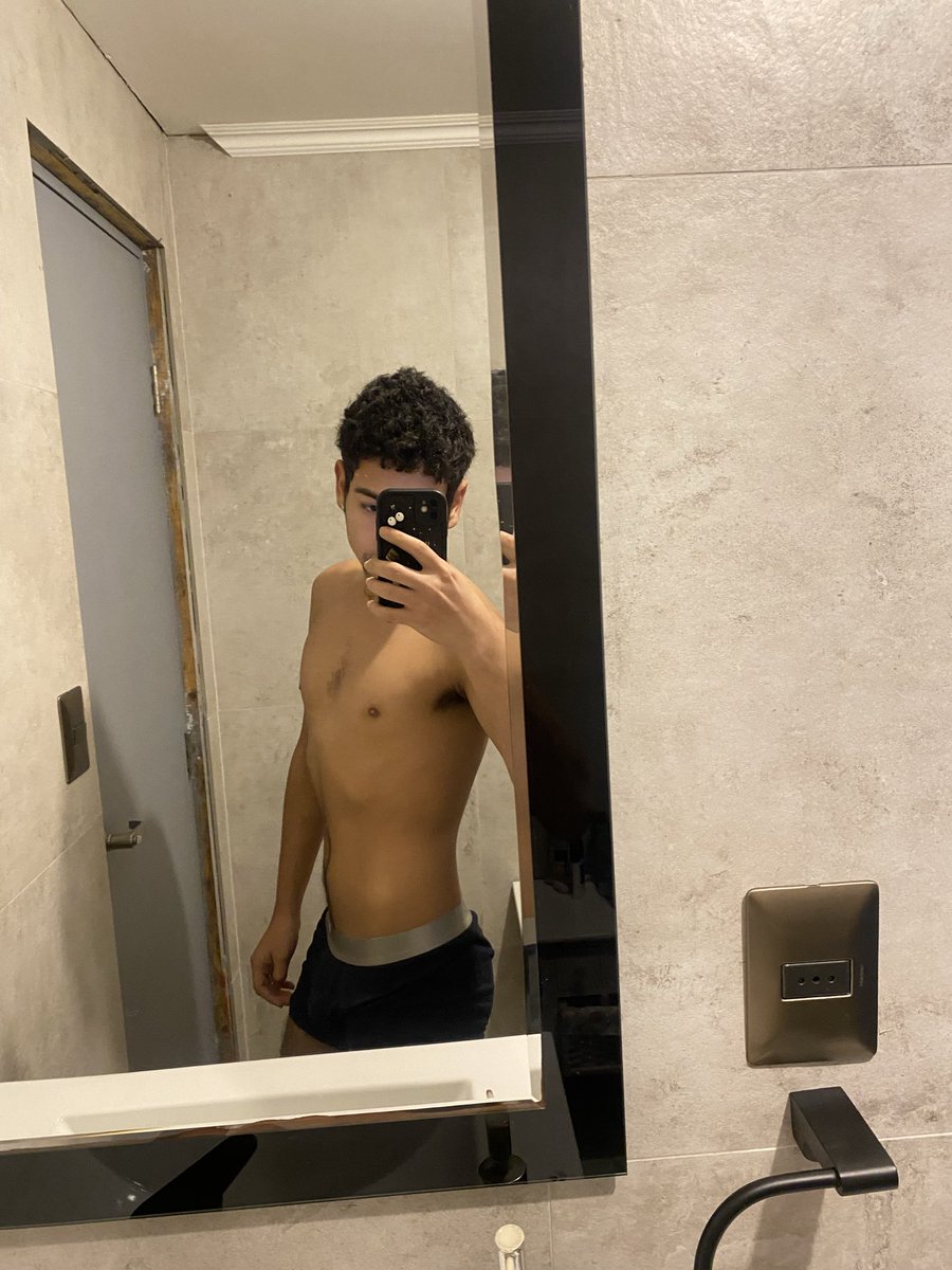 lol1364360's tweet photo. Gordito mi gente 😔 https://t.co/ZjqYZzFIqE