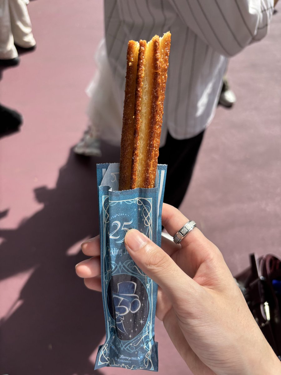 cxzlta's tweet photo. 食べすぎディズニー https://t.co/Pb4xYl1lU6