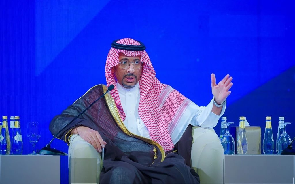 ajlnalajlan's tweet photo. أبارك لمعالي الأستاذ/ بندر بن ابراهيم بن عبدالله الخريف الثقة الملكية بتعيينه وزير دولة وعضوًا بمجلس الوزراء.
شاكرين لمعاليه جهوده المقدرة في خدمة قطاع الصناعة والثروة المعدنية
متمنيا له دوام التوفيق. https://t.co/ZmhdhxnY2k