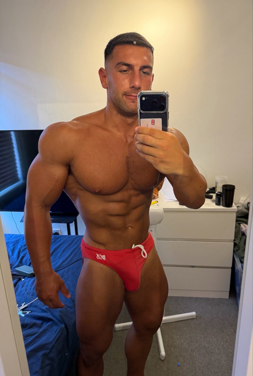 AlphaMuscleGod7's tweet photo. Speedos on
Time to destroy some beta wallets https://t.co/qtZsmxSK5v