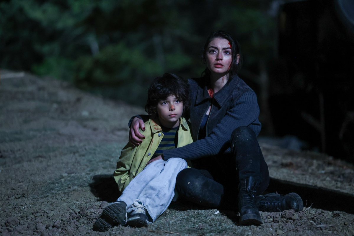 agamemedya's tweet photo. Eve Giden Yol.

@netflixturkiye @ayyapim @AosOnursaylak @fezacaldiran #SevgiYılmaz #SerdarŞen @Aras_B_iynemli https://t.co/lDKGSVfpKq