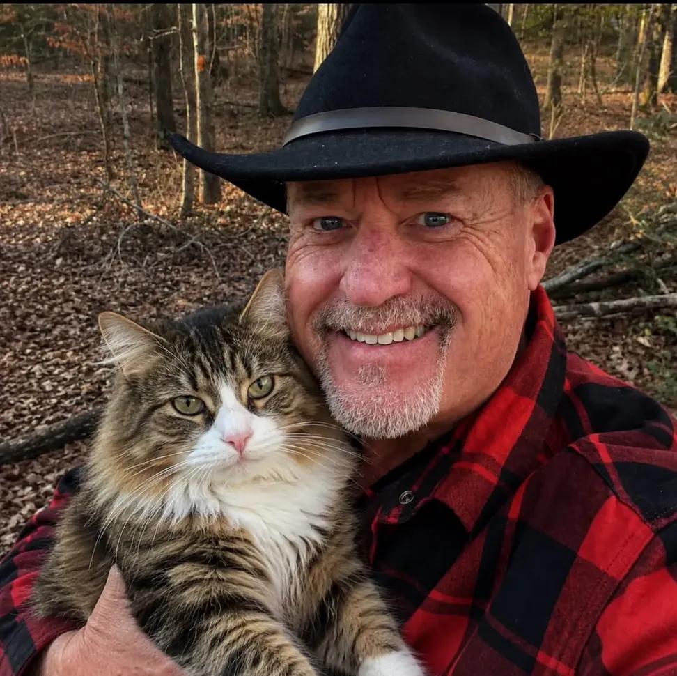 saniyafatma1278's tweet photo. My cat passed away eight months ago. Yesterday, I met this beautiful cat at the local animal shelter. Should I adopt it? I think I should adopt it. What do you think? https://t.co/KBne0OmYZ1
