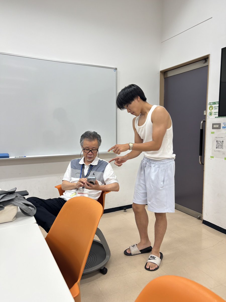 cuc_cafepro's tweet photo. 【イベント準備💨】
⁡
7月10日は第12回講義でした！
⁡
来週のイベント準備のため、教室はガラガラでしたが各部署、イベントに向けていろいろな場所で準備を進めました！

⁡メンバー一同全力で取り組んでいきます💪🔥
⁡
7月16日・17日に開催される「和夏ふぇ」のご来場心よりお待ちしております✨️ https://t.co/9DjGxj27aa