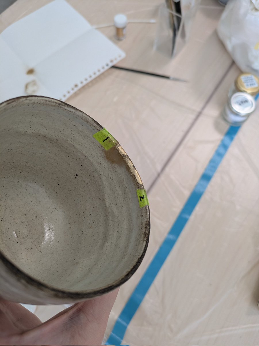 kinemo_scix's tweet photo. 7/11（土）教室の様子🌿
午前3名、午後3名、修理の受付1名で開講しました◎
午後は金蒔き（今回は洋金粉）もありました✨️修理の受付では1つドネーションもいただきました…！皆様ありがとうございました🙏

#金継ぎ 
#Kinémo
#横浜駅徒歩5分 https://t.co/ubfLge3dhi