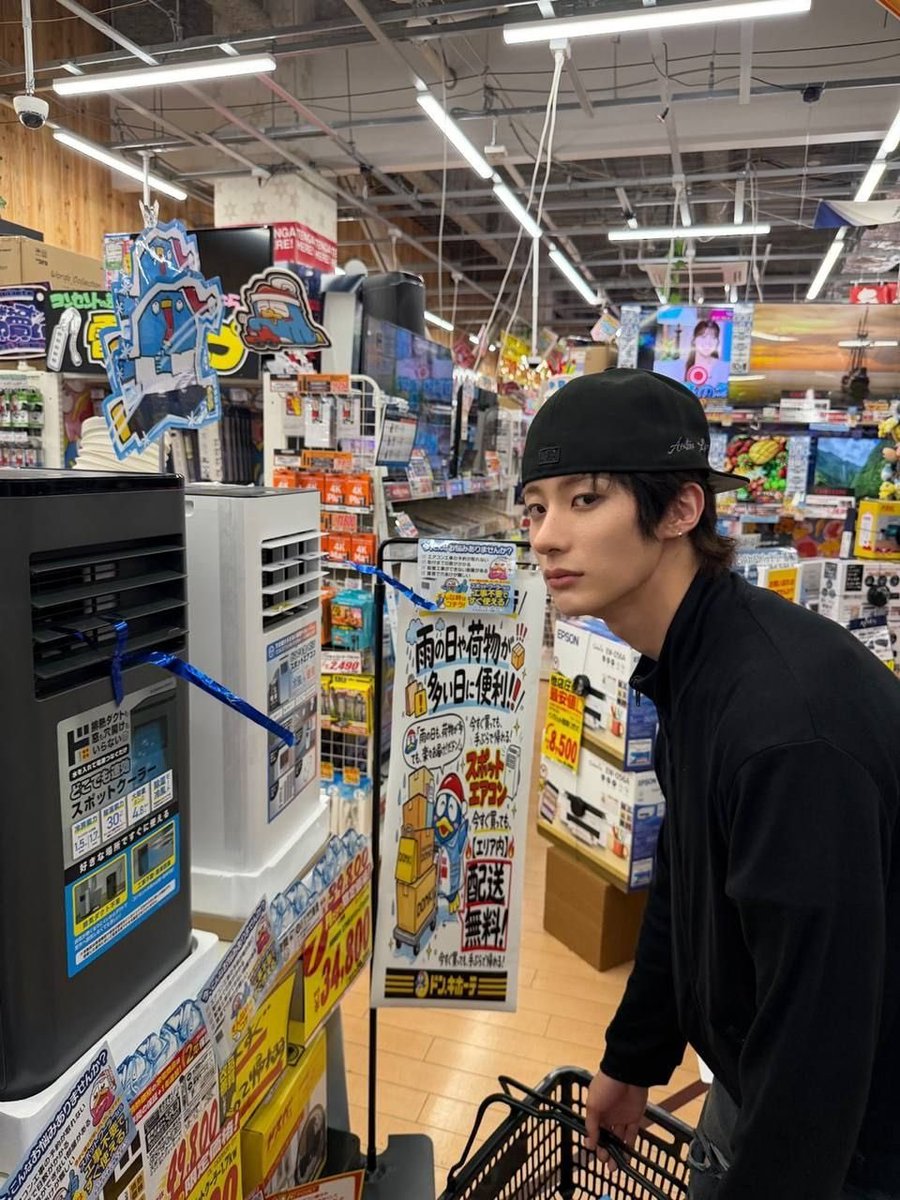 riize_archives's tweet photo. 260711 🦕💭 https://t.co/9uGIYMsh0R