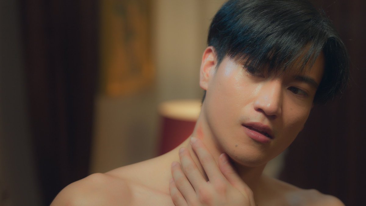 samonglaiii's tweet photo. นั่นไปโดนตัวอะไรกัดมาน่ะเพคะ ดูซินั่นกัดซะคอแดงเชียว // ชั้นอยากตะโกนว่าท่านชายก็ไปกัดคอเขาเหมือนกันค่ะ

THE EDGE OF HORIZON EP4

#อรุณรุ่งEP4 https://t.co/jBTLzLufZE