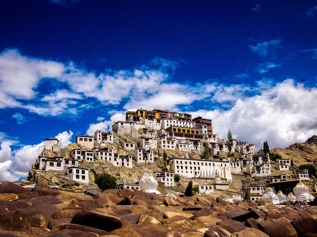 itihasa24's tweet photo. Thiksey Monastery, Ladakh, India.

Built around the mid-15th century.

The monastery is located at an altitude of 3,600 metres. https://t.co/dRhbHfpaZ5