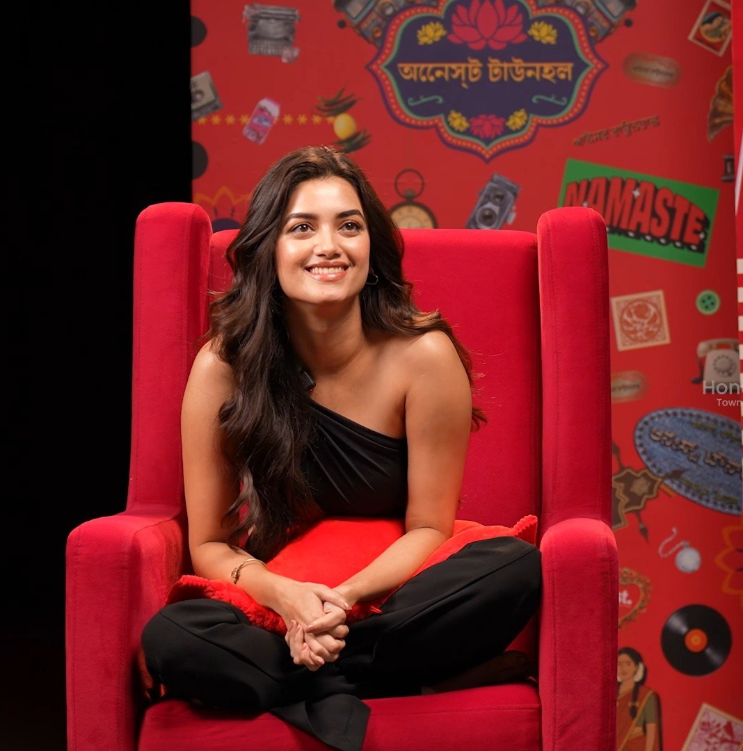 Movies4u_Officl's tweet photo. #BhagyashriBorse on her DREAM ROLE:

"I wanted to be a part of #SSRajamouli sir's film. He is a legend. 

I want to see myself in a larger than life character, Queen Role 👸... bigger sets." https://t.co/3Fmva0zxd8