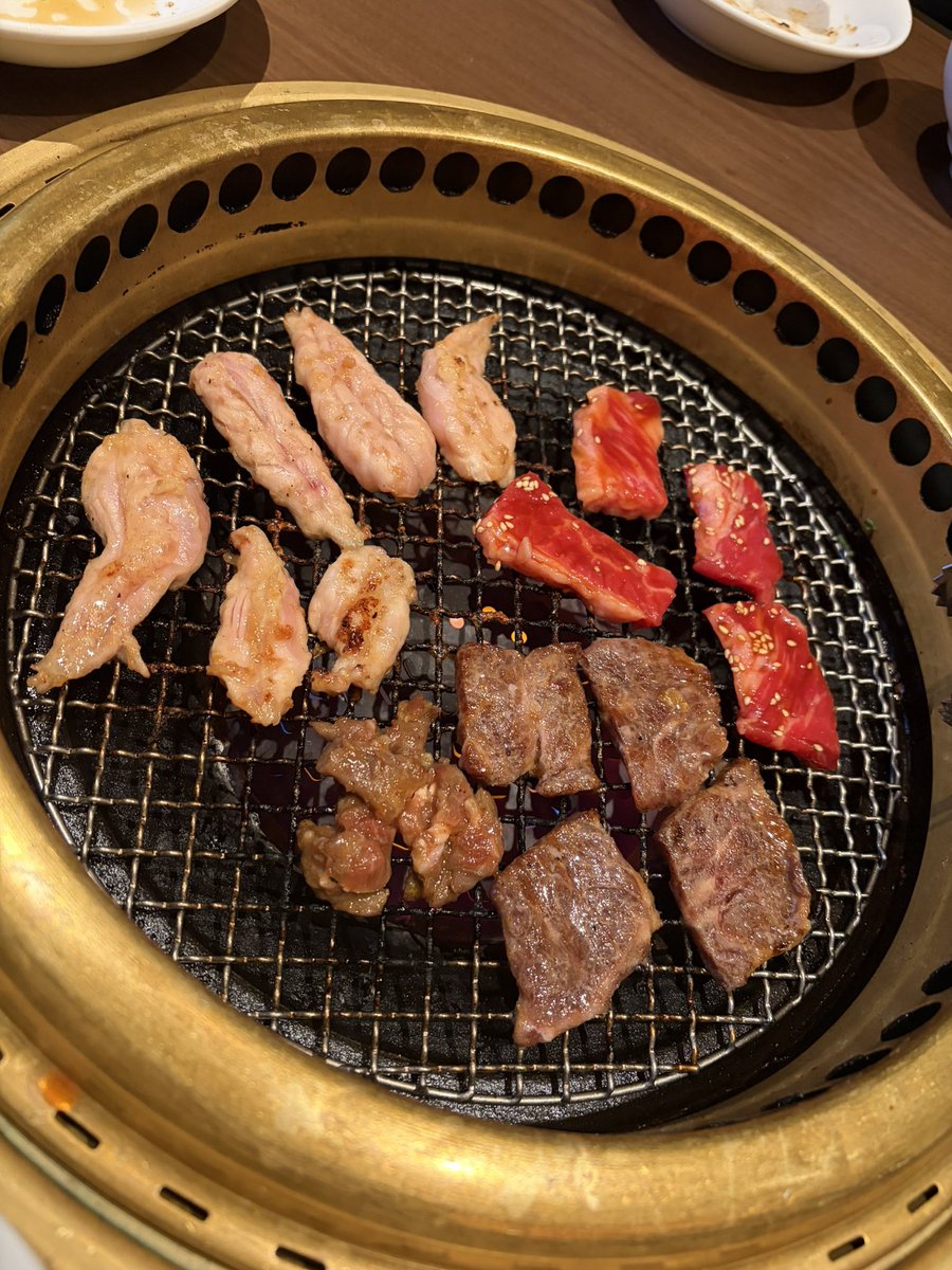 ayk28miz's tweet photo. 優子さんとお疲れ様会〜！
お肉をたらふく食べました🍖 https://t.co/kJaCWmMorW