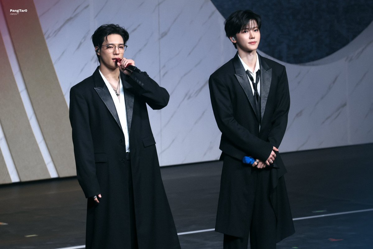 cremejrulee's tweet photo. They're in the same group btw 😀😀😀😀😀 https://t.co/s1EJCmaVob