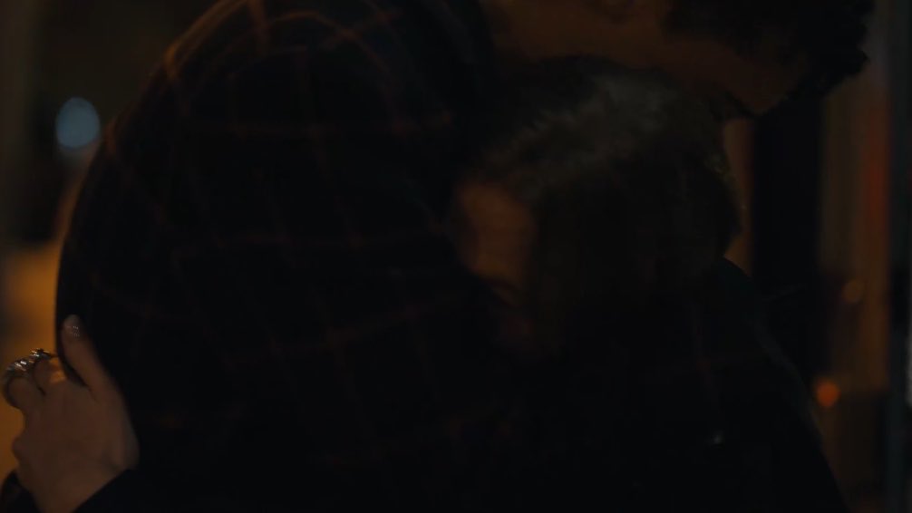 samchilles's tweet photo. #tvlspoilers the hug and head kiss…oh my loustat https://t.co/WaFKck6I5k