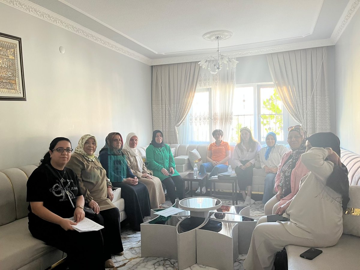 ipekyoluakkdn's tweet photo. 📍 Kevenli TOKİ 
İpekyolu İlçe Başkanımız Sayın @YavuzKusanVan, öncülüğünde; Ana Kademe, Kadın Kolları ve Gençlik Kolları teşkilatlarımızla birlikte hane üye ziyaretlerimiz ve saha çalışmalarımızı gerçekleştirdik. https://t.co/7kqRTAPac4