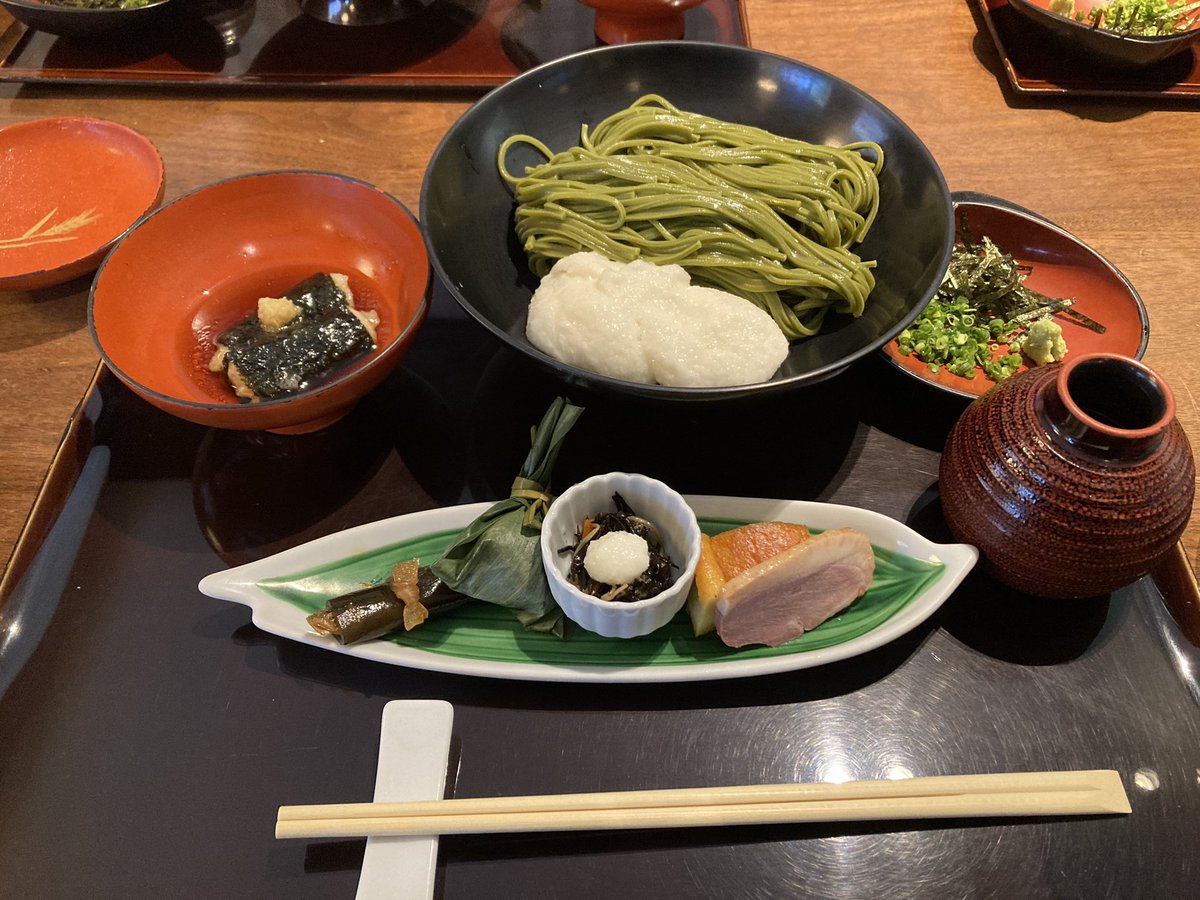 takesapo's tweet photo. モチモチしてて、ツルッとしてて、美味しいかったぁ〜✨✨

#浅草むぎとろ本店
#たけうちマルシェ https://t.co/YowmIoTuNC