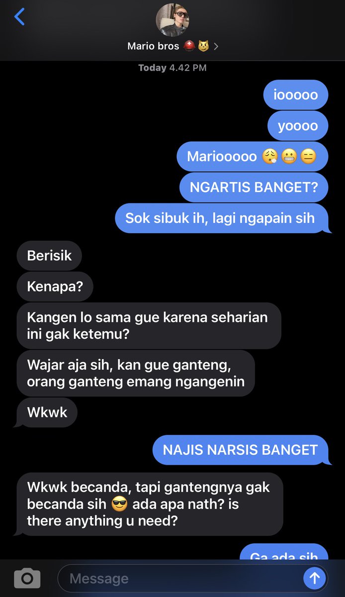 ryverrdaishes's tweet photo. #marhoon few tweets au; Gay denial (8).

Ngakunya doang straight, tapi kalau udah cemburu sama pacarnya Nathaniel, hebohnya udah kayak cemburu ke pacar sendiri. (III) https://t.co/2s3T9ISM02