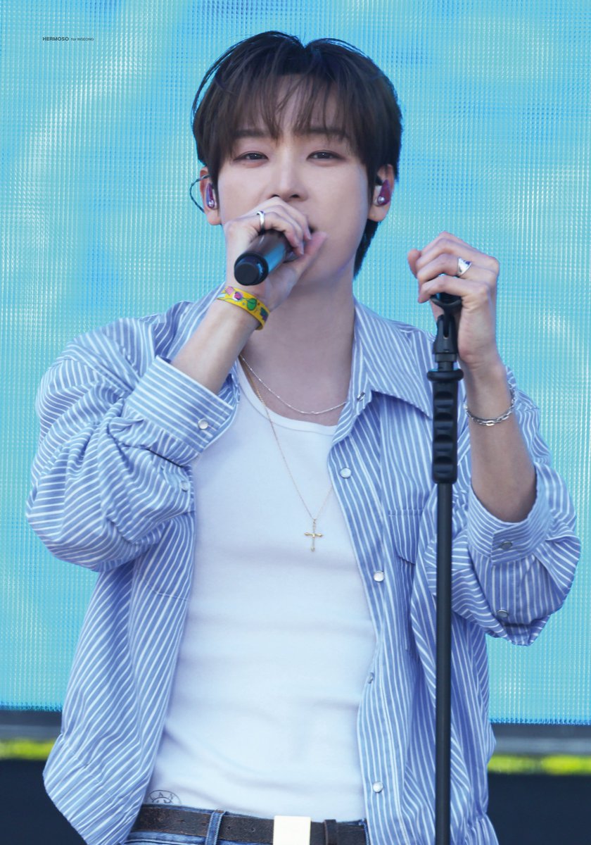 Hermoso712's tweet photo. 260426 어썸페
여름이란 계절을 
사람으로 표현한다면
그건 바로 너야 인성아 🩵
#인성으로_물드는_여름
#HBD_INSEONG https://t.co/xfnQcFI6ni