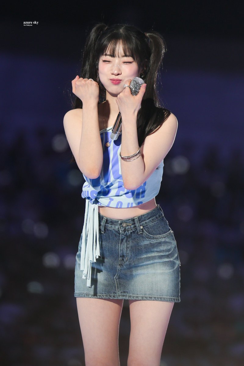 azuresky528's tweet photo. 260711 THIS IS FOR FINAL Day 2 

😽😽😽

#TWICE #트와이스 #DAHYUN #다현
#THISISFOR
#TWICE_THISISFOR_WORLD_TOUR https://t.co/fCMWQB4pHF