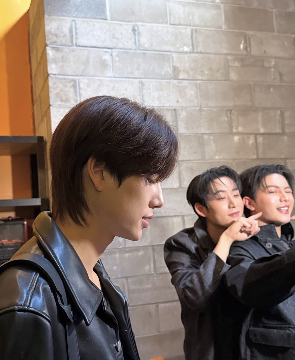 harxeuphoria's tweet photo. our romemok behind the scene 🤏🏻😭

꒰ #williamest #วิลเลี่ยมเอส ꒱  
#PeachAndMeSeriesEP1 https://t.co/Qrl06e8rQR