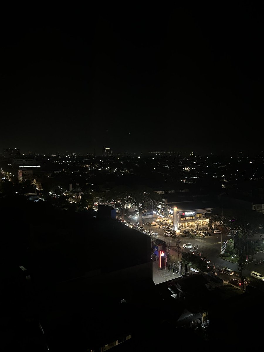 dwsptqum's tweet photo. Hallo malang, met malam minggu 🥶 https://t.co/waX9DFghgv