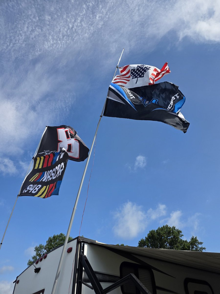 70Steviemac's tweet photo. AWG is at @EchoParkSpdwy and man, look at that awesome @SoarDogg flag flying in the wind!!!
Check out all of their stuff, as well as our other wonderful sponsors (@AbruzziUSA, @nextlvlracing, @TheRogueEnergy) by clicking the following link. https://t.co/T2DzilROzW
##BecomeLegend https://t.co/90Bs6cV1fC