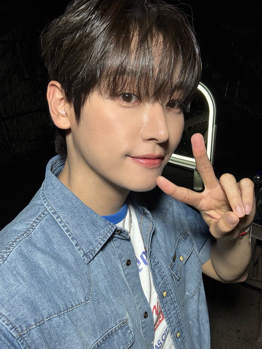 thdck9's tweet photo. 인성아 생일 축하해🩵🩵🩵
#인성으로_물드는_여름
#HBD_INSEONG https://t.co/nunjvimxt6