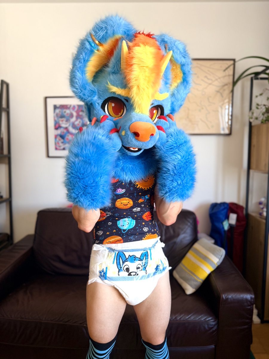 h3xyc's tweet photo. Going out today. Apparently I need these “just in case” 😖

📸: @pupflint https://t.co/SfFa2dNJ2S