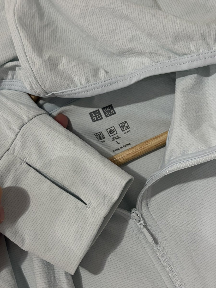 lkhol5's tweet photo. เสื้อยูนิ กันuv สีฟ้า
 size L อก 40ยาว24
สภาพใหม่กริบ 330ส่งฟรีค่า
#ส่งต่อ #ส่งต่อเสื้อผ้า #ส่งต่อเสื้อผ้ามือ2 #ส่งต่อเสื้อผ้ามือสอง #กระเป๋าmerge #ส่งต่อกระเป๋า
#ส่งต่อcintage #ส่งต่อstylist_shop #ส่งต่อคสอ #newcute #uniqlo #ยูนิโคล่ #vghbkk #กระเป๋าRallymovement #vgh #bemming https://t.co/WPJ8KTLuQP