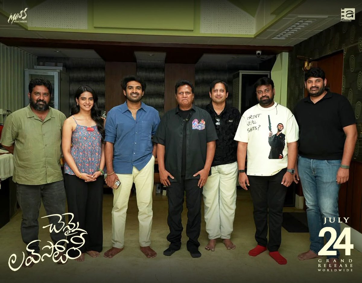 TeluguTwiter's tweet photo. Mani God Viswaroopam Chusthunam E Movie Lo Already songs anni Block Buster 🔥🔥

#ManiSharma #ChennaiLoveStpry https://t.co/zGAhKgNWA3