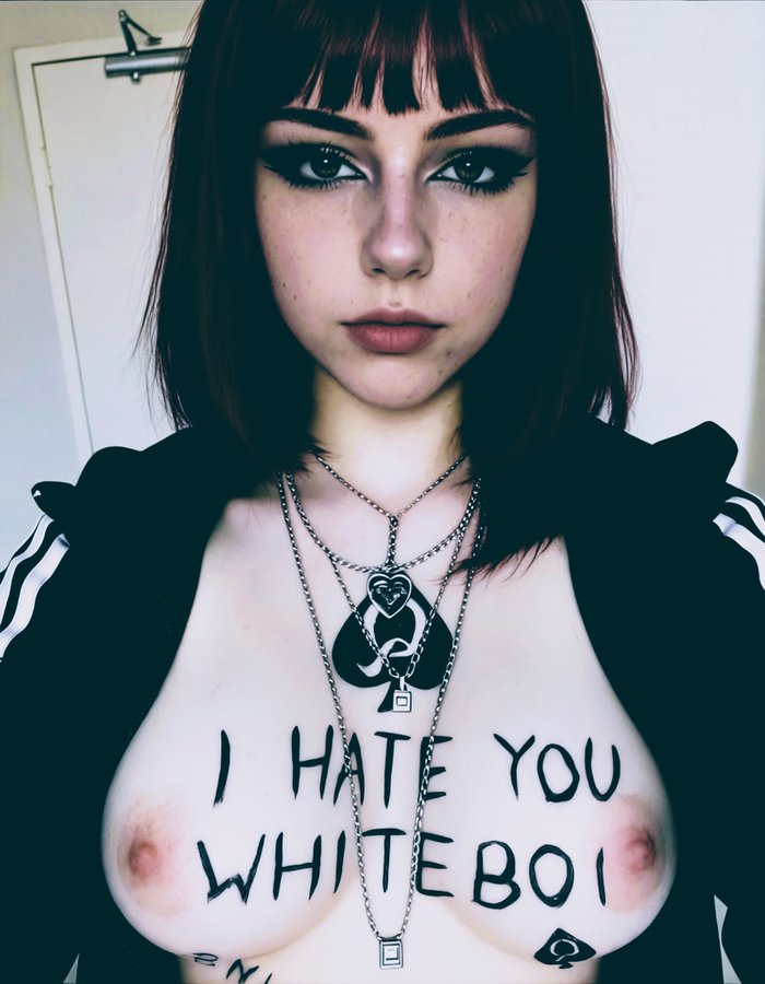 AmeliaWLDM's tweet photo. I 🖕HATE  🖕YOU  🖕WHITEBOI https://t.co/hswkYL9kVV