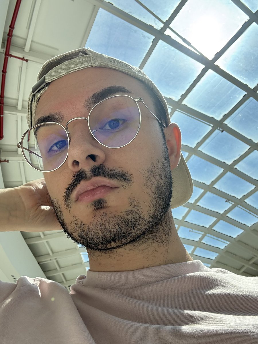 uegiuse's tweet photo. ooh un trend che mi interessa prego assegnatemi un tipo o un doppio tipo. https://t.co/ScTGhV21RZ