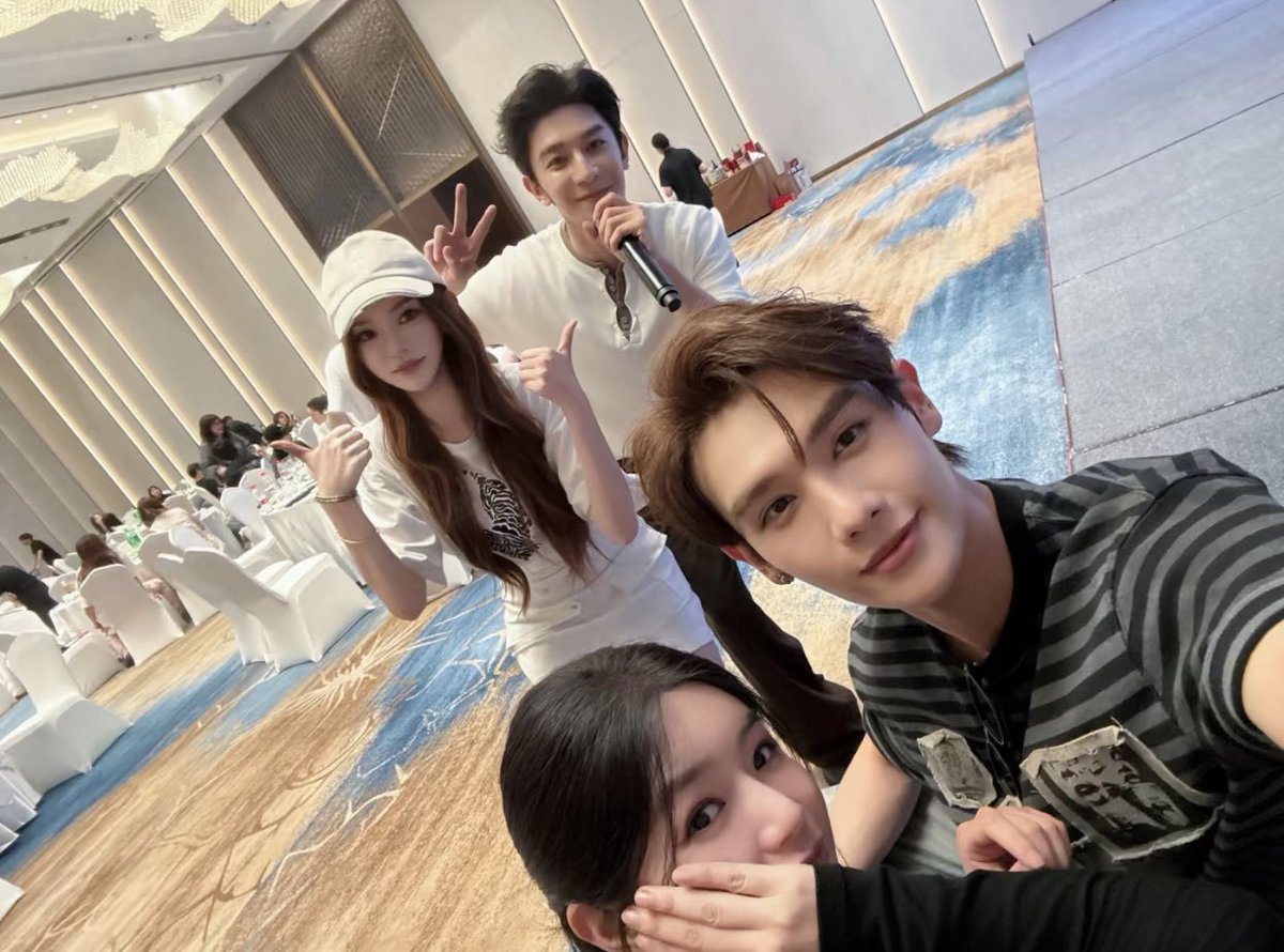 Ninnie9n's tweet photo. เหยียนซีเจี่ยน่ารักมาก มีสุขสันต์วันเกิดน้องนายด้วย น่ารัก น่ารัก น่ารักกันมากเลย 🥰

🔗 https://t.co/VOJm3kVNUp

NNINE 27TH HBD
#LevelUp27withNine
#นายท่านกรชิต https://t.co/RZDXdvO5W8
