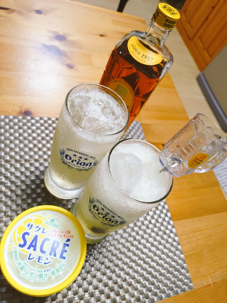 sharkjaws0302's tweet photo. ハイボールにサクレ入れてみた🍋
角瓶のおまけに可愛いマドラー付いてた😆 https://t.co/FWMqpYliGP
