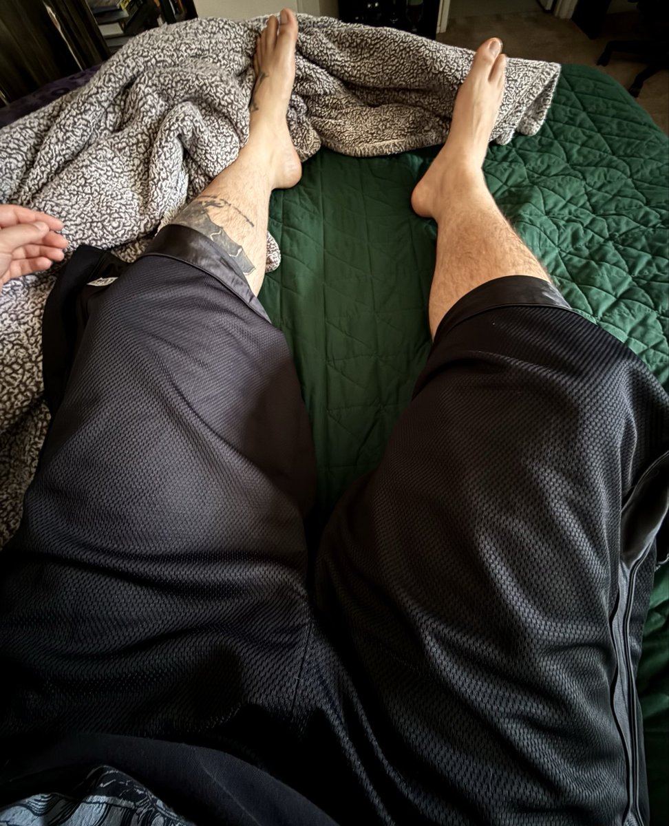 fb_foo's tweet photo. Big chillin https://t.co/p7pJxLaPCD